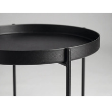 Runder Beistelltisch aus schwarzem Metall mit Tablett-Aufsatz und erhöhtem Rand.