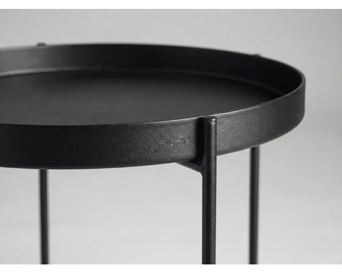 Runder Beistelltisch aus schwarzem Metall mit Tablett-Aufsatz und erhöhtem Rand.