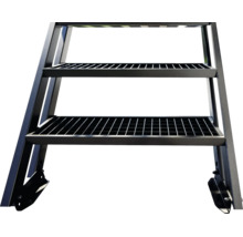 Metalltreppe mit Gitterroststufen für den Außenbereich.
