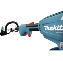 Detailansicht einer Makita Akku-Sense mit Handgriff und Gashebelschalter.