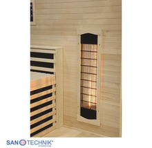 Infrarotstrahler eingebaut in einer Sauna aus Holz mit Sitzbank und Wandverkleidung. Sanotechnik International Logo.
