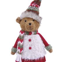 Teddybär mit Wintermütze, Schal und weißem strukturiertem Pullover mit roten Knöpfen.