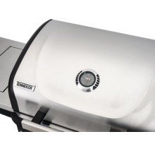 Tenneker Grilldeckel aus Edelstahl mit eingebautem Thermometer und Tenneker Logo.
