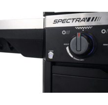 Detailansicht der Bedienblende eines Tenneker Gasgrills mit einem Drehregler für die Temperatur und einem Lichtschalter sowie dem SPECTRA Logo.