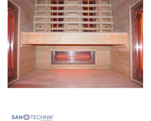 Innenansicht einer Infrarotsauna mit Holzverkleidung, Sitzbank und Infrarotstrahlern. Sanotechnik Logo.