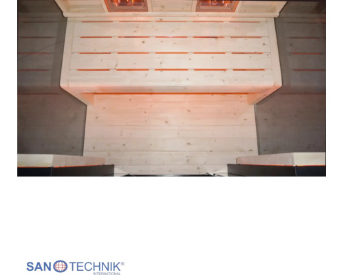 Innenansicht einer Infrarotkabine mit Sitzbank aus hellen Holzlatten und warmer Beleuchtung. Sanotechnik International Logo.