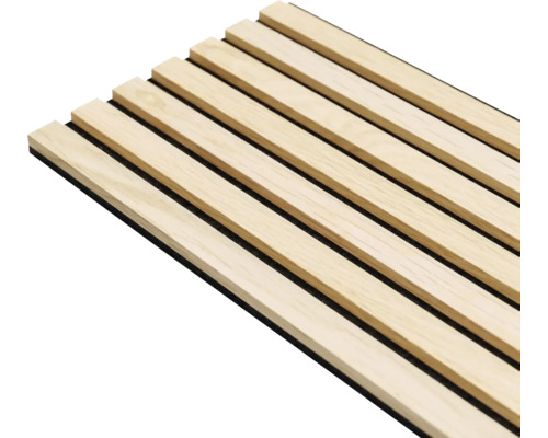 Akustikpaneel mit Holzlamellen auf Filz für Wand und Decke.