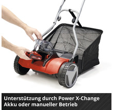 Einsetzen eines Power X-Change Akkus in eine Kehrmaschine für optionalen Akkubetrieb.