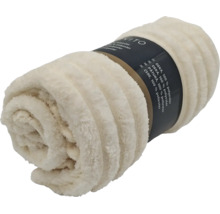 Zusammengerollte Wohndecke aus Polyester mit Banderole
