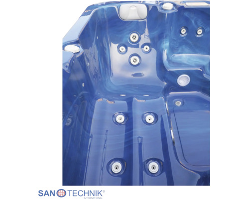Whirlpool für den Außenbereich mit integrierten Massagedüsen und Kopfstütze von Sanotechnik International.
