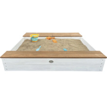 Quadratischer Sandkasten aus Holz mit Sitzrand und Spielzeug