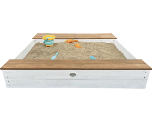 Quadratischer Sandkasten aus Holz mit Sitzrand und Spielzeug