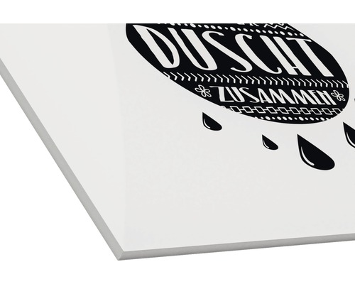 Dekoratives Schild mit dem Text Duschen Zusammen