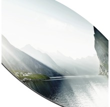 Aluminiumbild mit einem Motiv einer Landschaft mit Bergen und einem See
