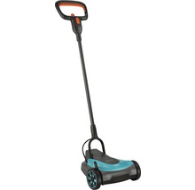 Gardena Akku-Rasenkantenschere mit Teleskopstiel für den Gartenschnitt
