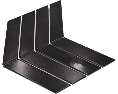 Mosaikfliesen im Fischgrätenmuster