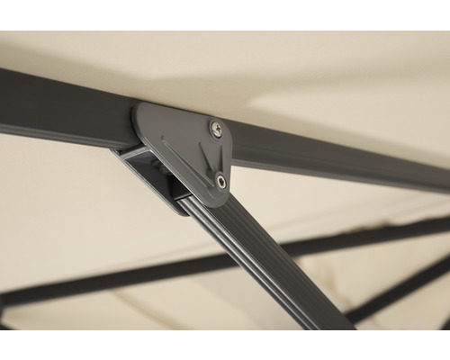 Detailansicht eines Pavillons mit Metallrahmen und Schrauben