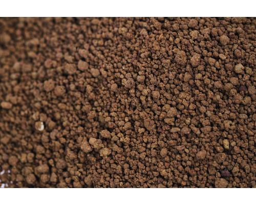 Nahaufnahme von brauner Gartenerde