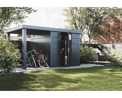 Gartenschrank aus Metall mit Fahrrädern und Gartengeräten