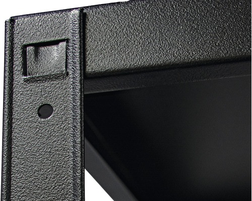 Detailansicht eines Metallregals mit Lochmuster