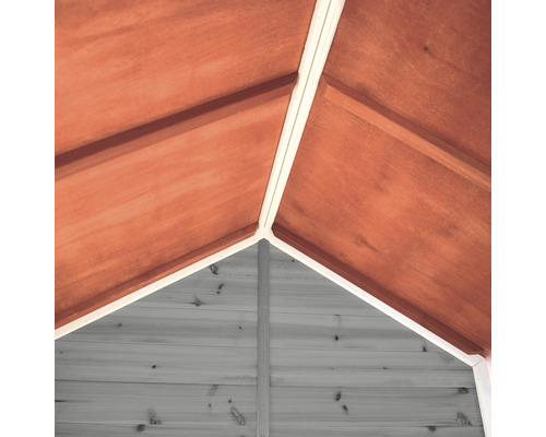 Innenansicht eines Gartenhauses mit Holzdach und Holzwänden