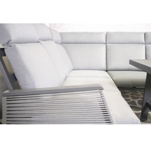 Gartencouch mit Polsterung und Tisch, geeignet für den Außenbereich