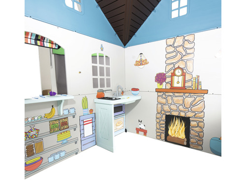 Kinder Spielhaus Innenraum mit Küche und Kamin