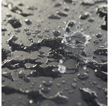Wassertropfen auf einer Oberfläche