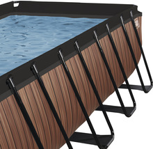 Detailansicht eines rechteckigen Aufstellpools mit Holzverkleidung und Stahlrahmen