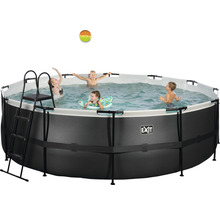 Aufstellpool mit Poolleiter und spielenden Kindern im Wasser