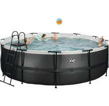 Aufstellpool mit Leiter und spielenden Kindern