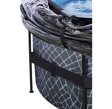 Detailansicht eines Pools mit Abdeckung