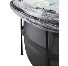 Pool mit Abdeckung zum Schutz vor Witterungseinflüssen und Schmutz