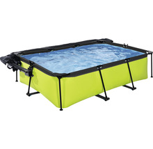 Rechteckiger Frame Pool mit Abdeckung und Wasser