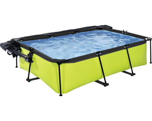 Rechteckiger Frame Pool mit Abdeckung und Wasser