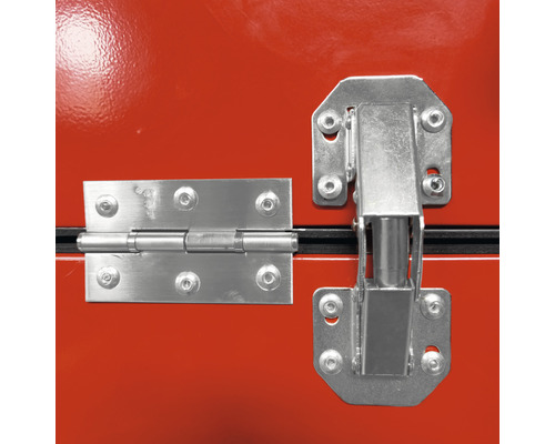 Detailansicht eines Kistenschlosses mit Scharnieren