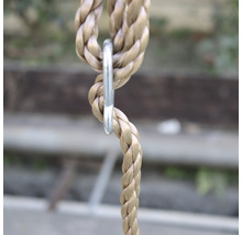 Gedrehtes Seil mit Metallring
