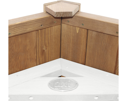 Detailansicht eines Hochbeets aus Holz mit AXI by Programma Logo