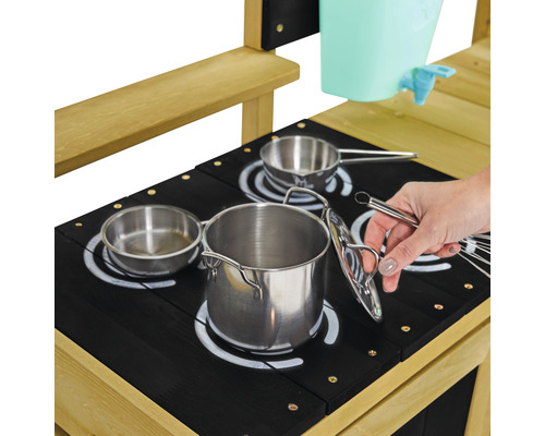 Spielküche mit Töpfen, Pfannen und Wasserhahn