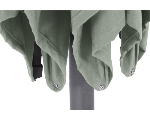 Detailansicht eines Sonnenschirms mit Bezug