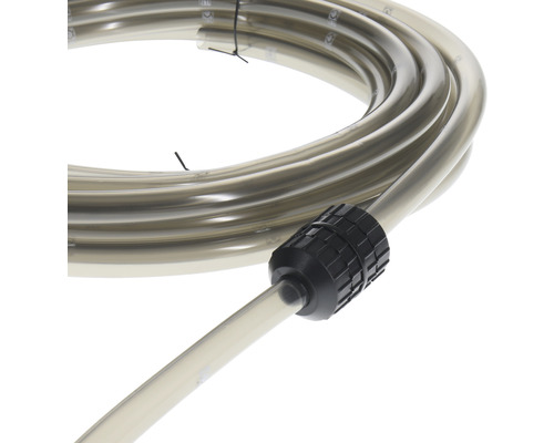 Transparenter Wasserschlauch mit schwarzer Kupplung