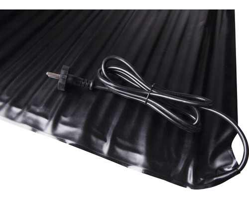 Schwarze Heizmatte mit Kabel und Stecker.