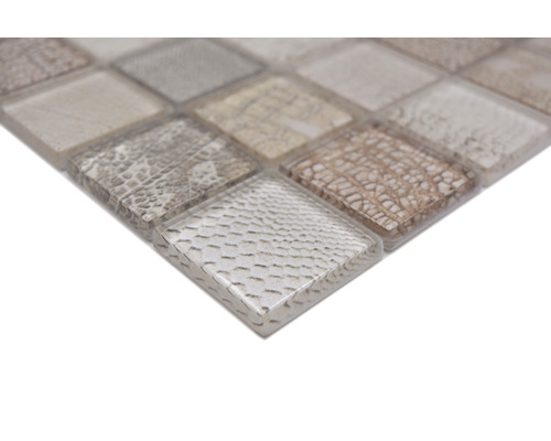 Mosaikfliese aus Glas und Stein mit quadratischen Elementen