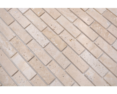 Nahaufnahme von Naturstein Mosaikfliesen im Backsteinmuster