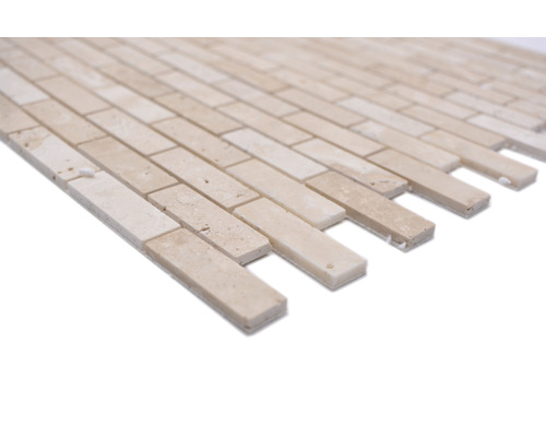 Mosaikfliese aus Travertin im Querformat