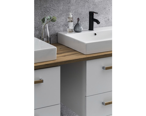 Badezimmer Waschbecken mit Armatur und Unterschrank