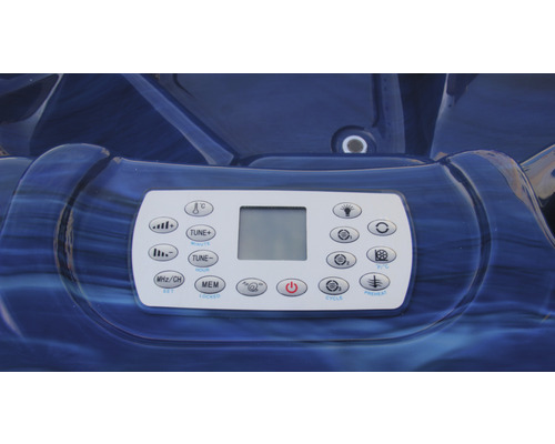 Bedienfeld eines Whirlpools mit Tasten zur Steuerung von Temperatur, Radio und Düsen