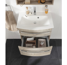 Waschtisch mit Schublade und geöffneter Schublade im Badezimmer