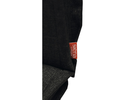 Detailaufnahme eines schwarzen Gartenmöbelbezugs mit Siena Garden Logo