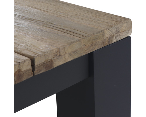 Detailansicht eines Tisches mit Tischplatte aus Holz und Metallbeinen